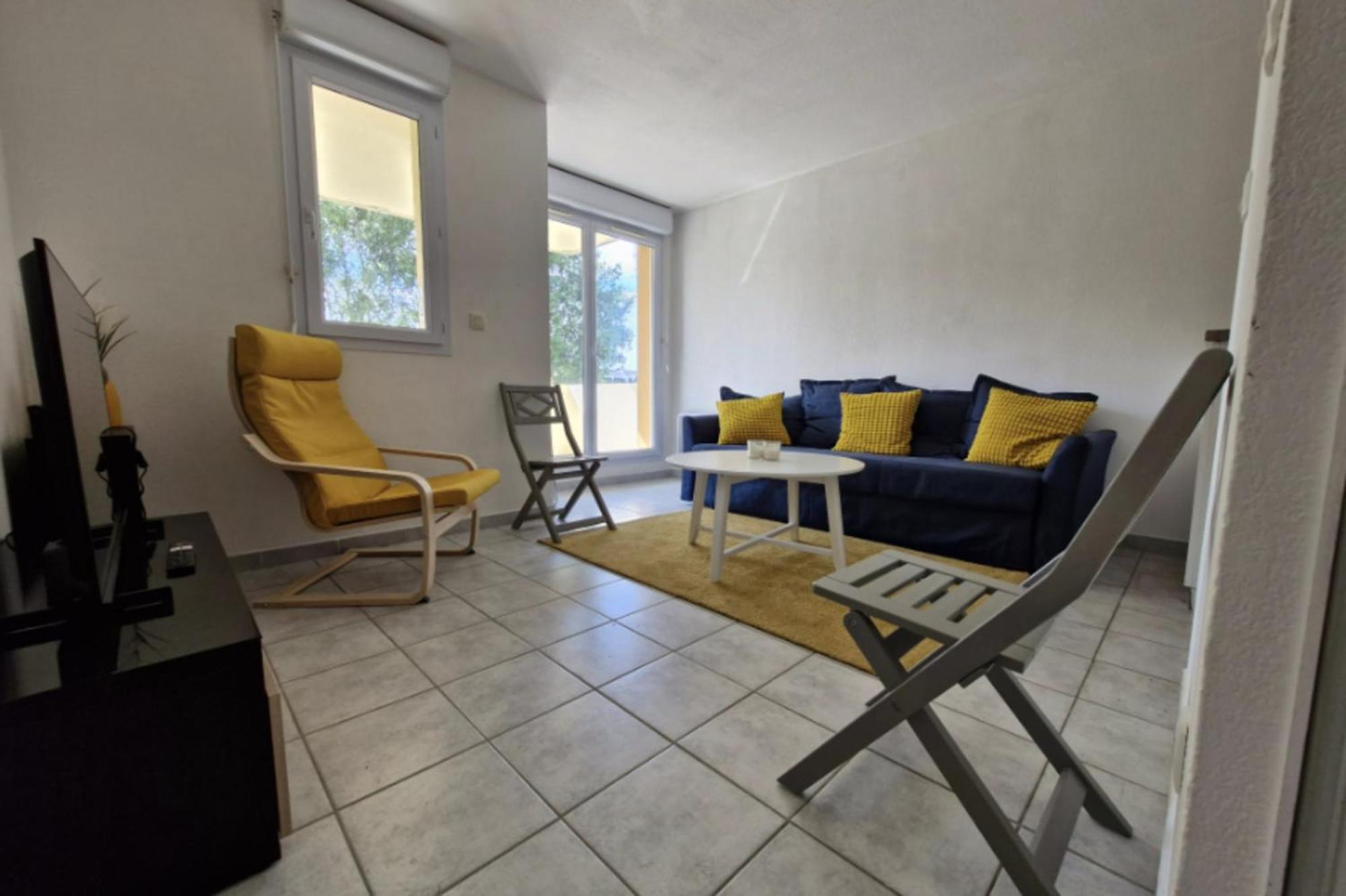 Pretty Flat With Swimming Pool In * Touques